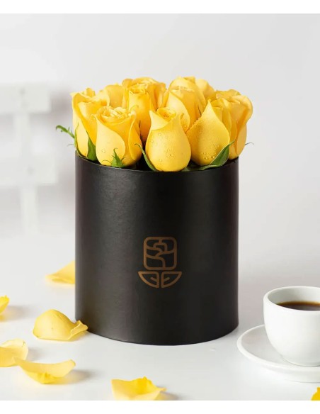 12 Rosas amarillas en caja 💝